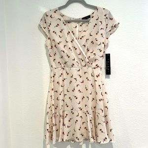 Floral mini dress perfect for the fall!